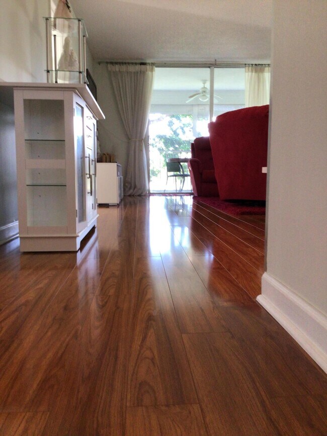 Foto del edificio - 7664 NW 18th St