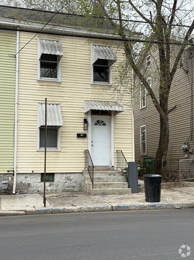 Building Photo - 432 N Pitt St