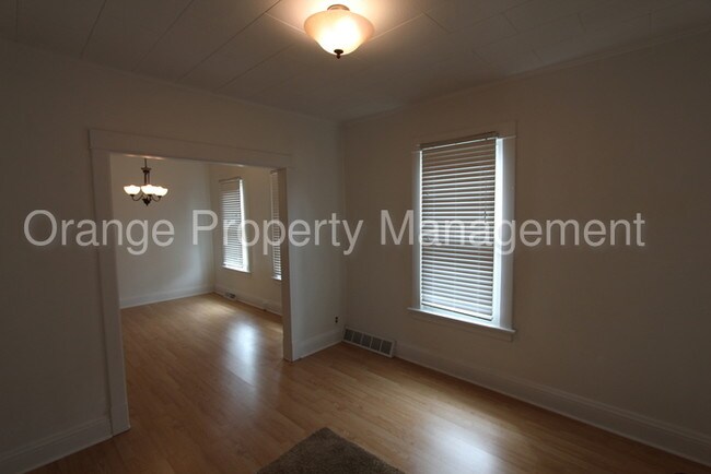 Building Photo - VINTON