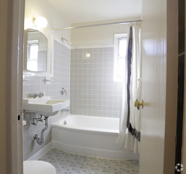 Bathroom Fixtures Yonkers Ny crestwood lake apartments rentals - yonkers, ny | apartments Bathroom Fixtures Yonkers Ny crestwood lake apartments rentals - yonkers, ny | apartments