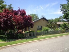 Building Photo - 4733 Victor St