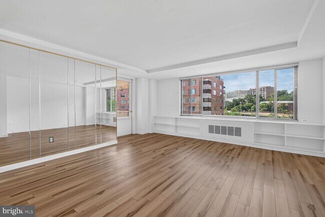 Foto del edificio - 1121 Arlington Blvd
