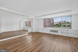 Building Photo - 1121 Arlington Blvd