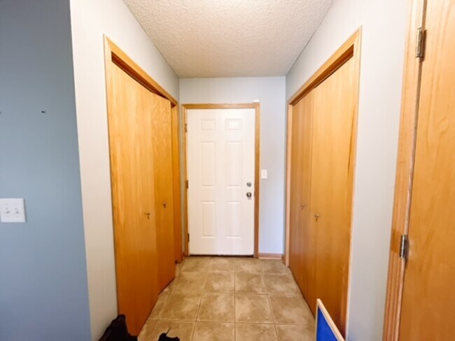 Foto del edificio - 3100 River Falls Ct NW