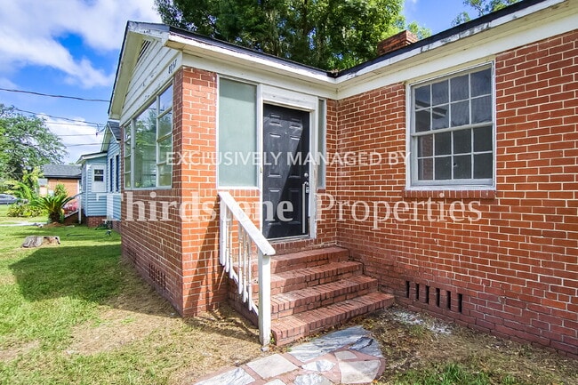 Foto del edificio - 8057 Oakwood St