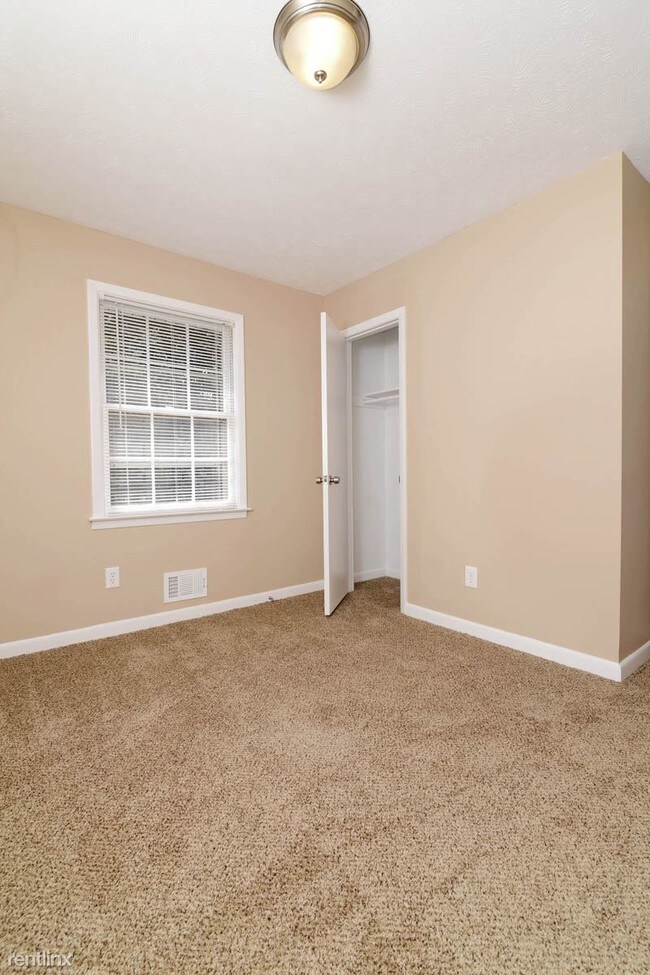 Foto del edificio - 6880 Maddox Rd