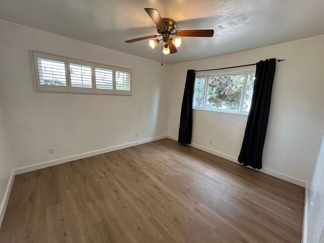 Building Photo - 5074 La Dorna St