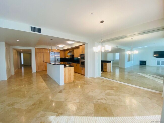 Building Photo - 5430 La Jolla Blvd