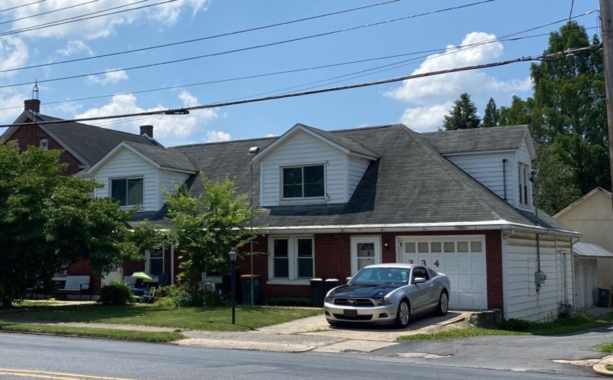 Primary Photo - 334 Norland Ave