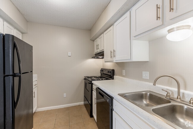 2BR, 1.5BA - 1,215SF - Stone Brooke Apartments Homes