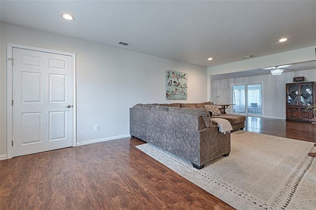Building Photo - 2504 Burnett Dr