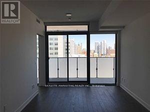 Photo du bâtiment - 25 Richmond St E