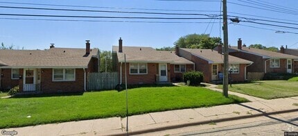 Building Photo - 2804 Halsted Rd