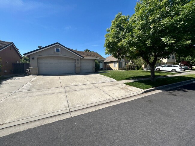 Foto del edificio - 2464 Oak Crest Dr