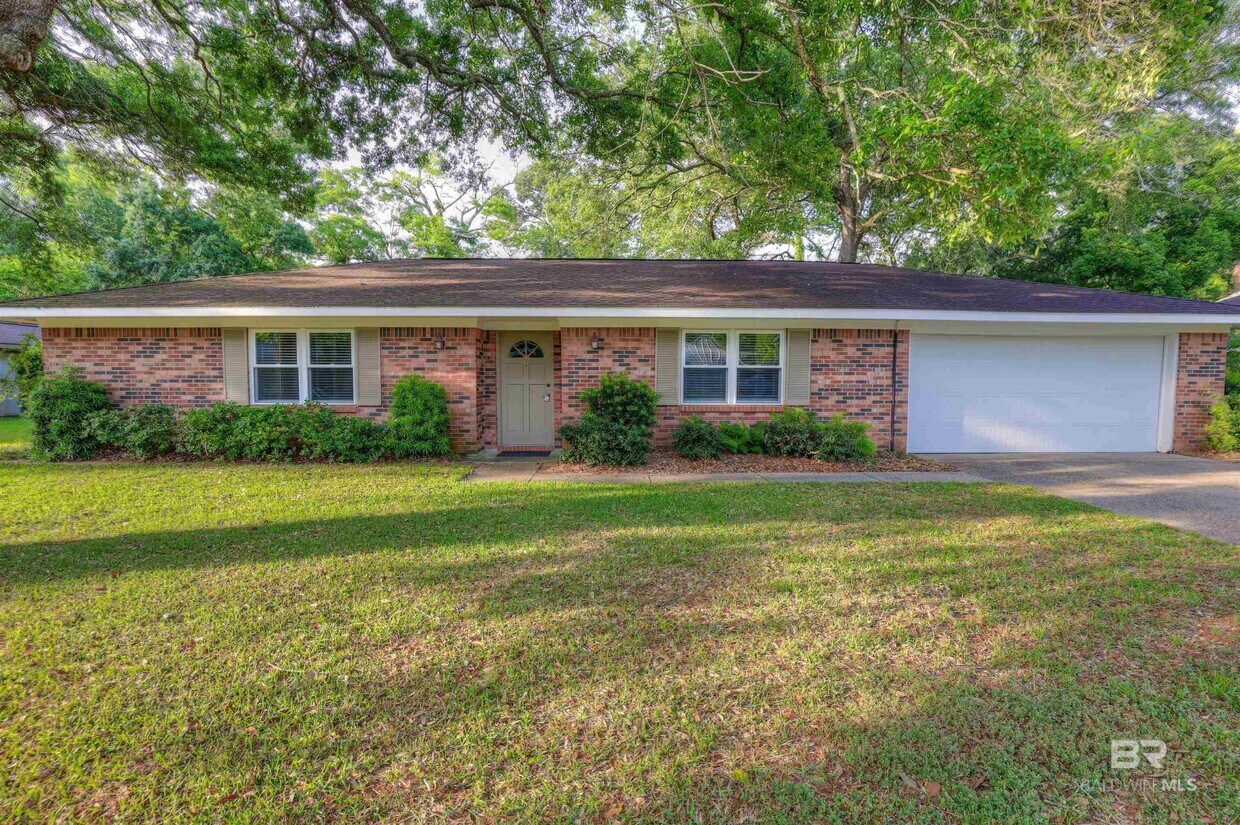Primary Photo - 54 Paddock Dr