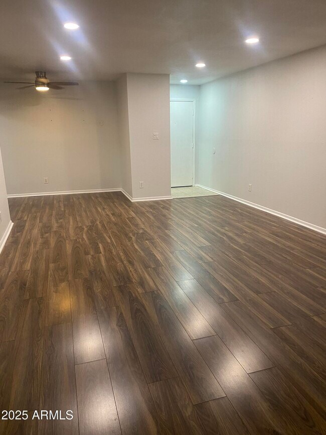 Foto del edificio - 7350 N Vía Paseo Del Sur