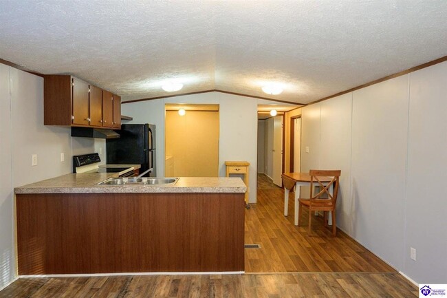Building Photo - 65 Thurman St