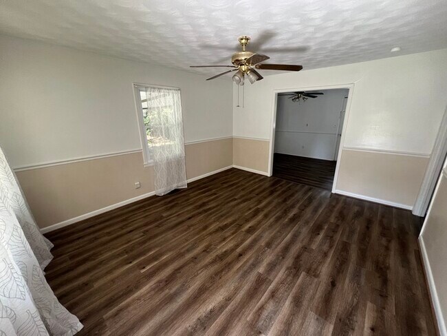 Building Photo - 108 Longview Heights