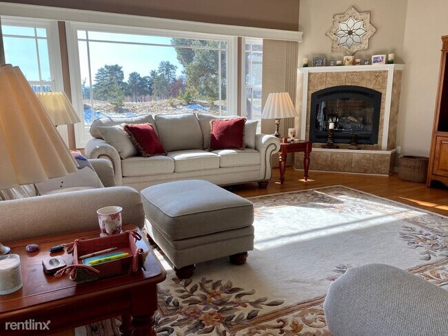 Building Photo - 3 br, 2.5 bath House - 100 River View Drive