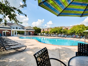 Pool - Campus Pointe
