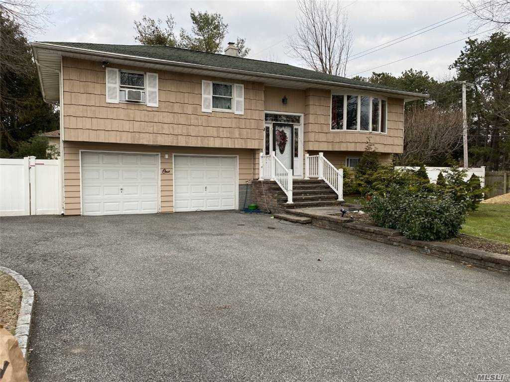 Primary Photo - 1 Gilford Ct