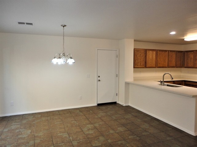 Foto del edificio - 1033 S Deerfield Ln