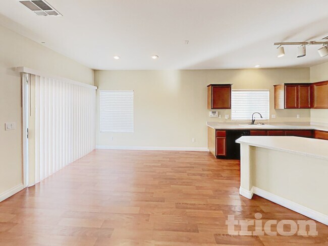 Building Photo - 1104 Bistro Bay Ave