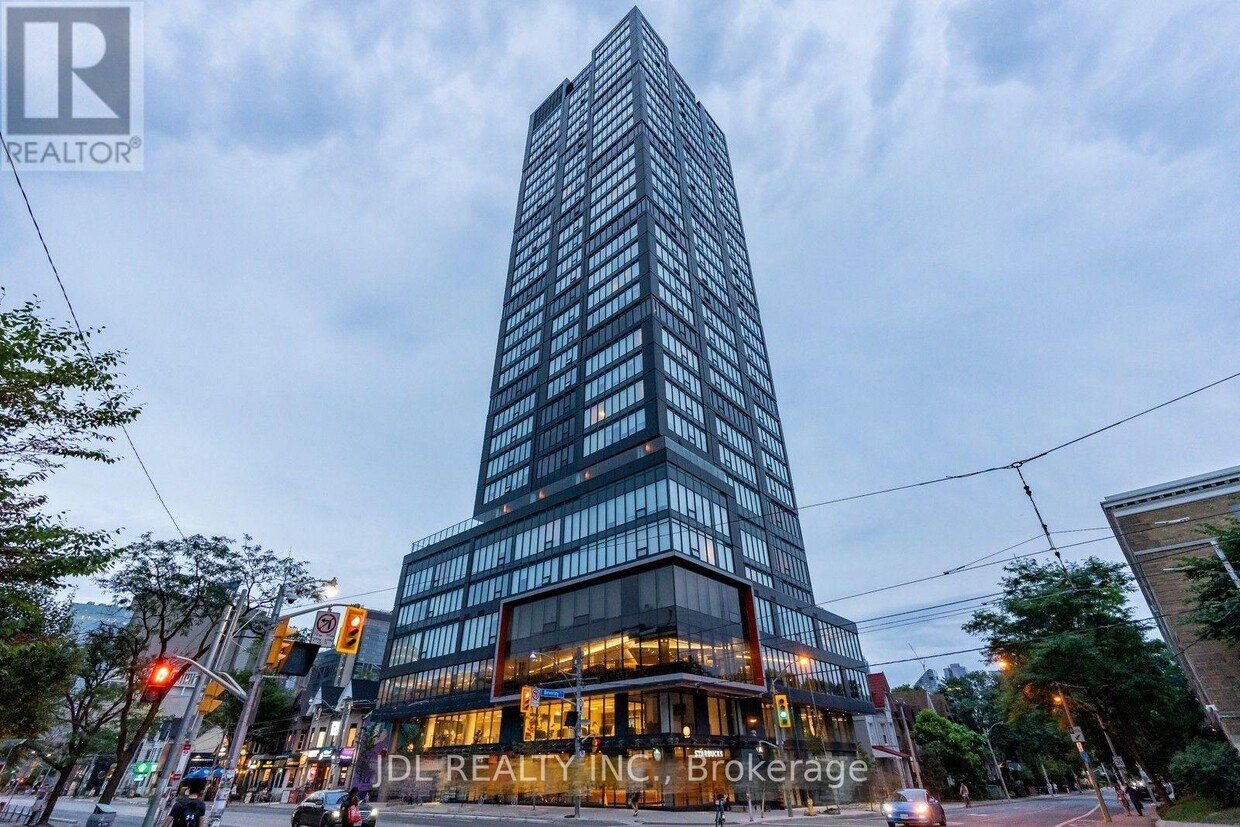 Photo principale - 203-203 College St
