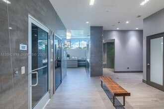 Building Photo - 17111 Biscayne 1011