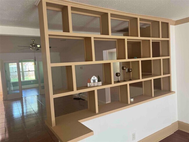 Building Photo - 7123 Galleon Dr