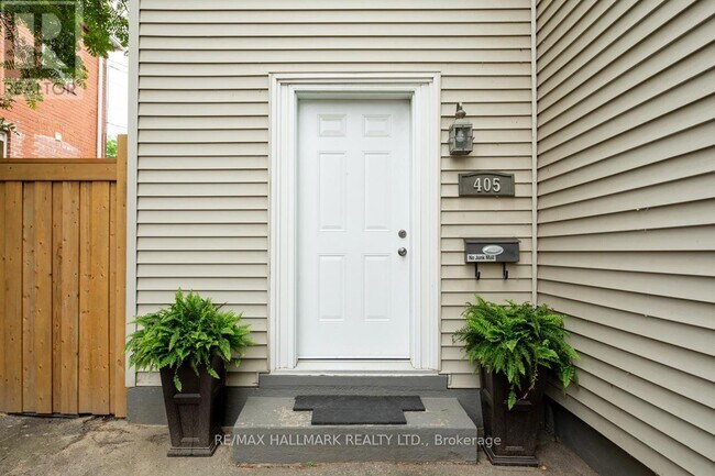 Building Photo - 405 Kingston Rd