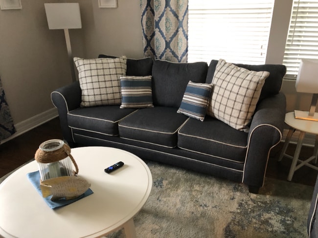 Building Photo - 1627 Larue Ave