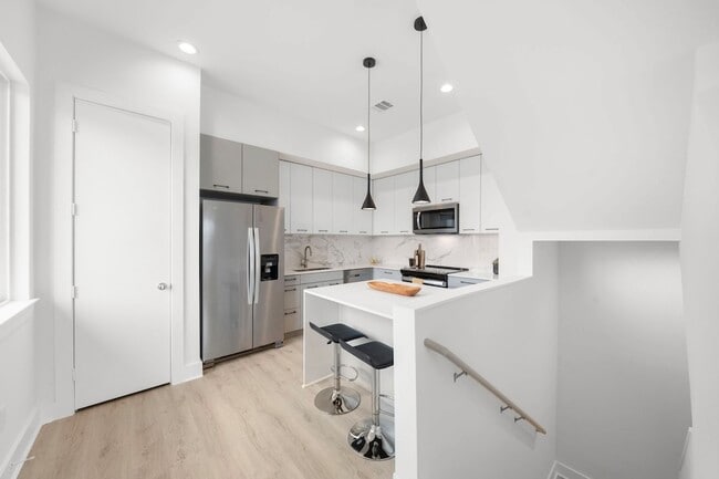 Photo - 1512 Barbee St Apartment