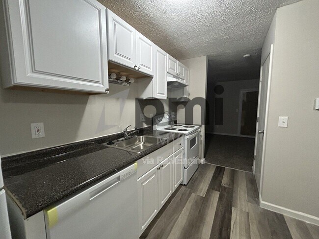 Foto del edificio - 2761 Wedge St