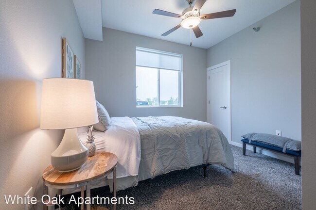 Building Photo - 9577 White Oak Ln