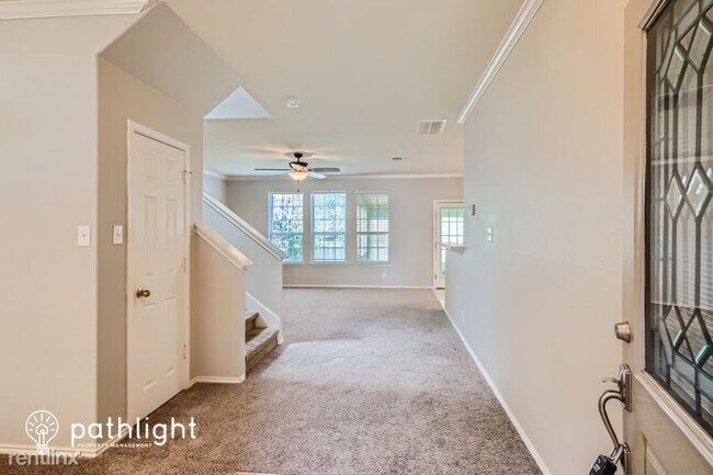 Foto del edificio - 3 br, 2.5 bath House - 105 Fazio Dr UNIT