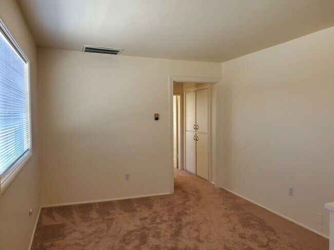 Foto del edificio - 1301 S 52nd St