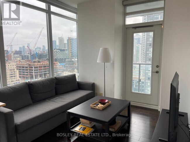 Building Photo - 170-1170 Fort York Blvd