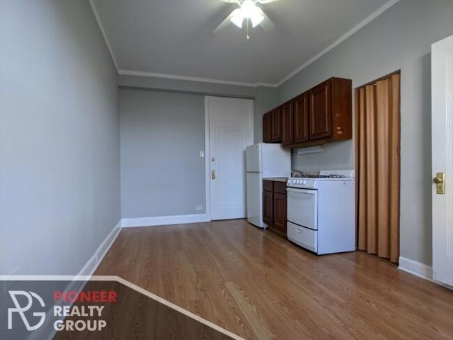 Foto del edificio - 0 bedroom in CHICAGO IL 60613