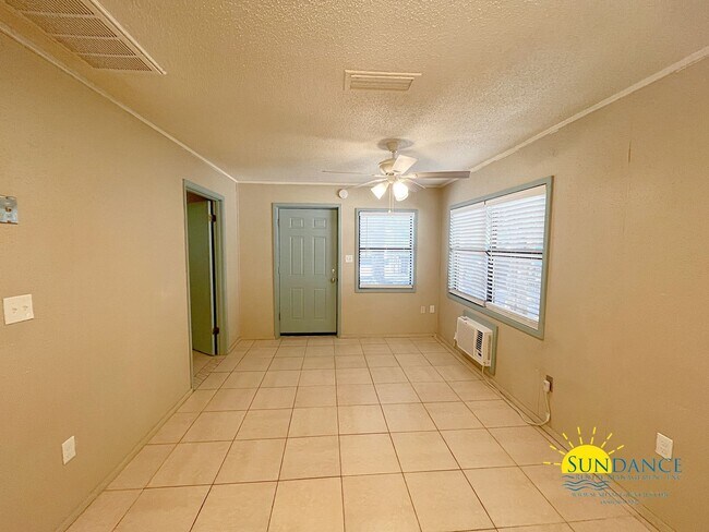 Foto del edificio - Efficient 1 Bedroom Unit in Niceville: All...