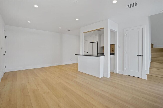 Foto del edificio - 4904 West Gate Blvd