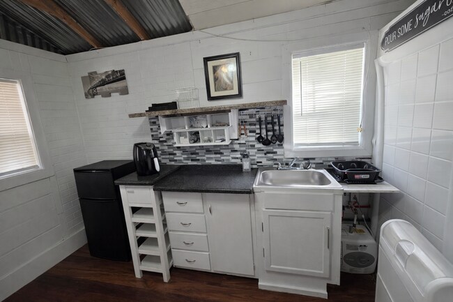 Foto del edificio - 2298 Tilson Cir