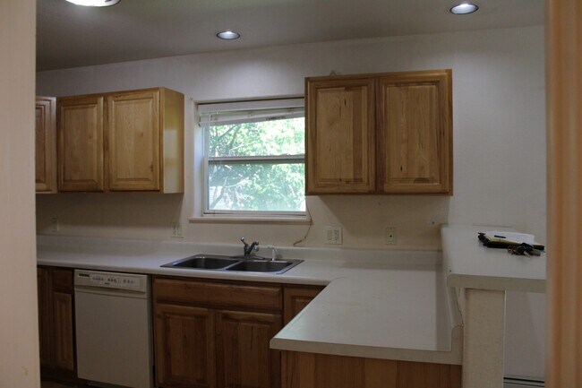 Foto del edificio - 185 Caywood Ct