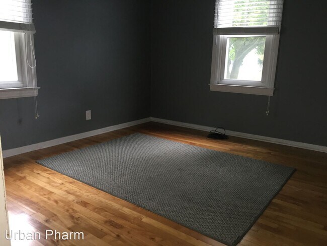 Foto del edificio - 3 br, 1 bath House - 658 Wolverine NE