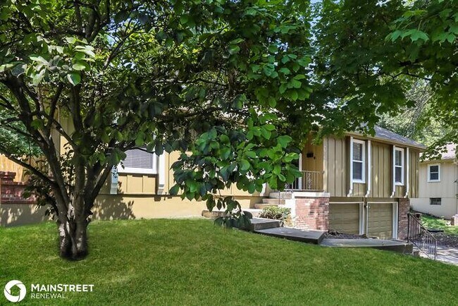 Foto del edificio - 7916 Sunset Circle, Grandview, MO 64030
