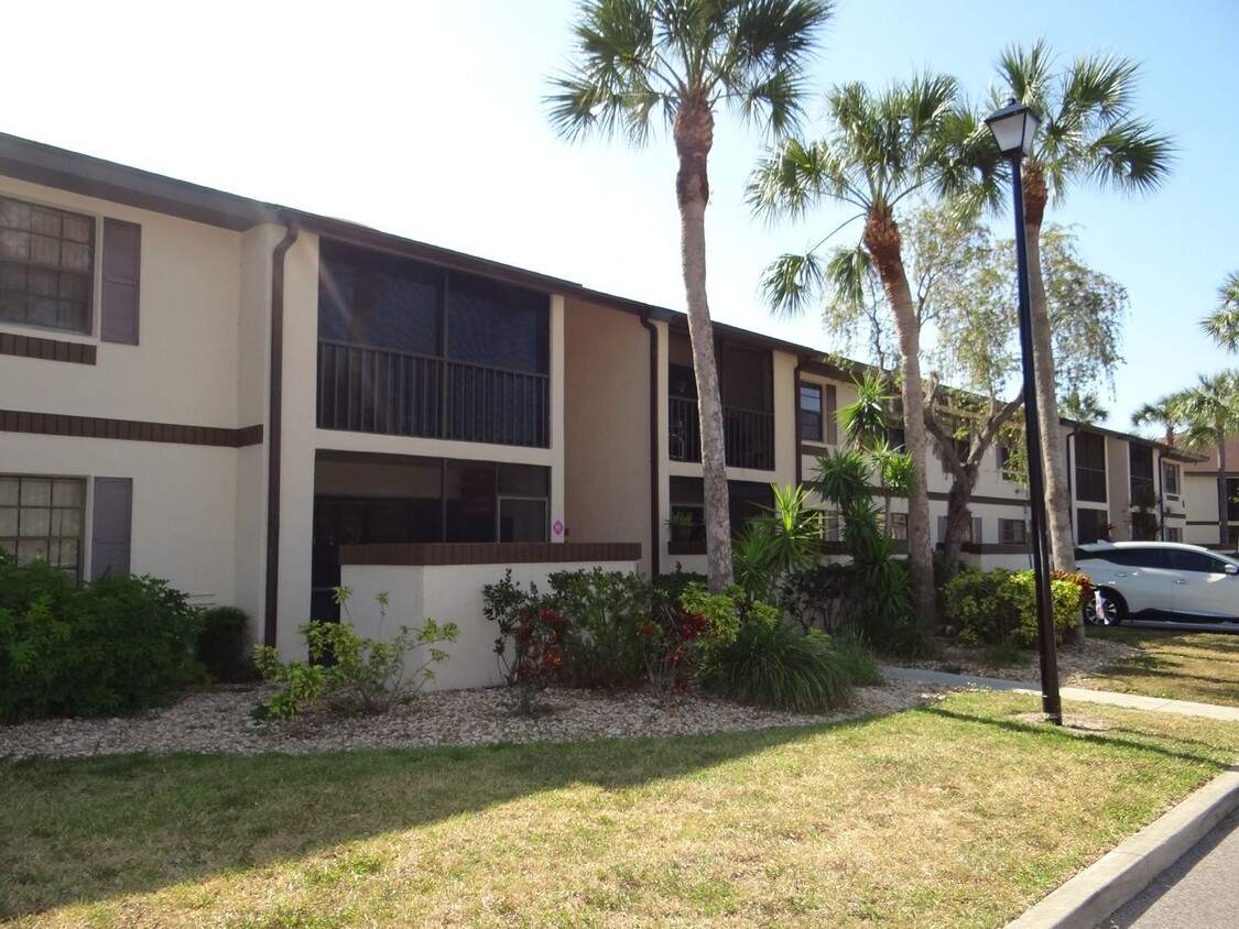 Primary Photo - Oaks III Condominium for Annual RENT! $1500