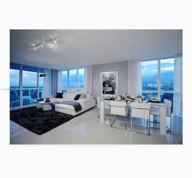 Building Photo - 1861 NW South River Dr