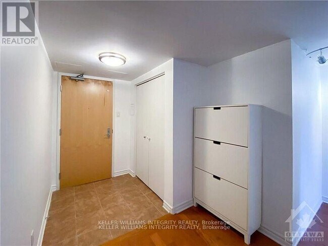 Photo du bâtiment - 250-250 Lett St