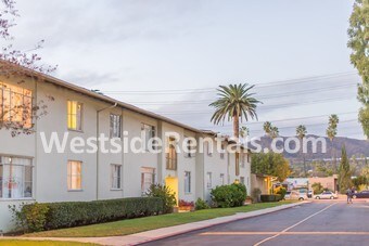 Primary Photo - 1576 Yosemite Dr