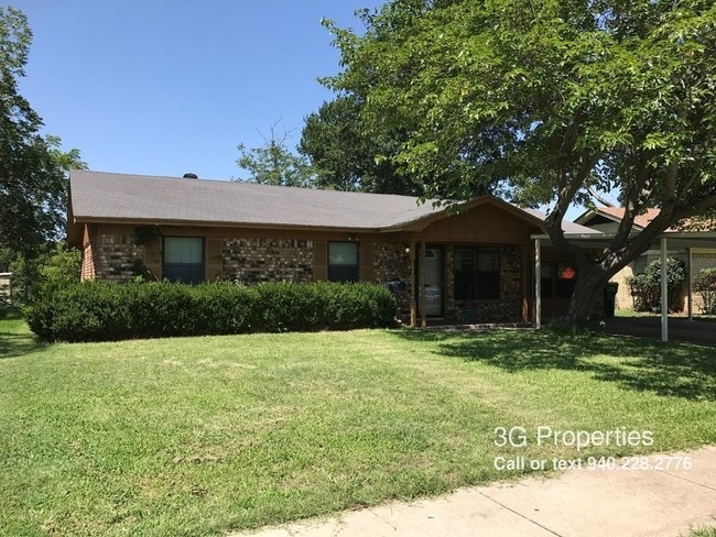 Building Photo - 963 Pebblebrook Dr